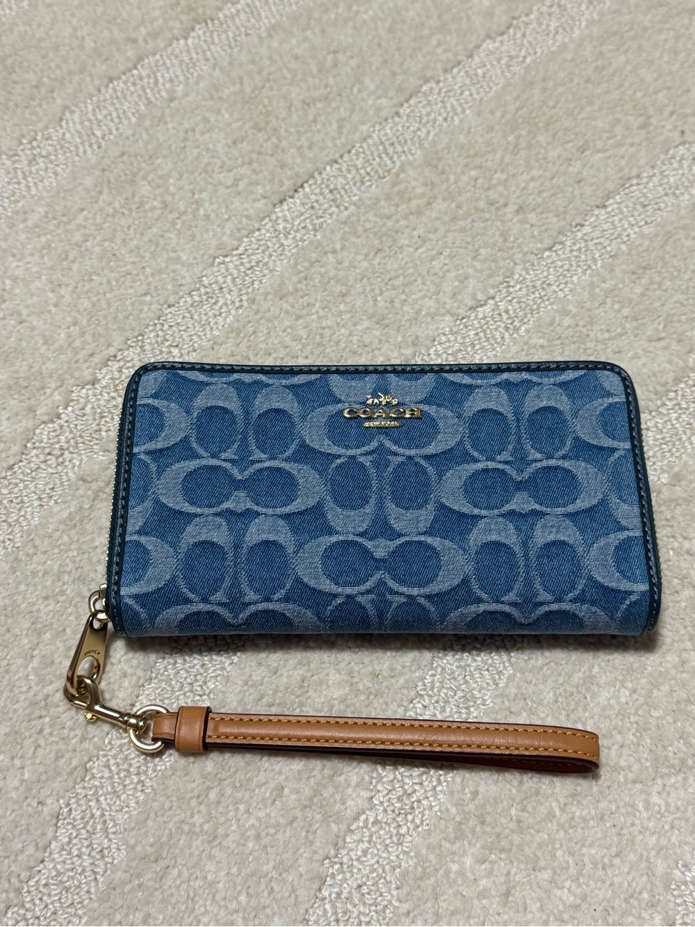 Coach Blue Signature Denim Wristlet - Picture 2 of 11